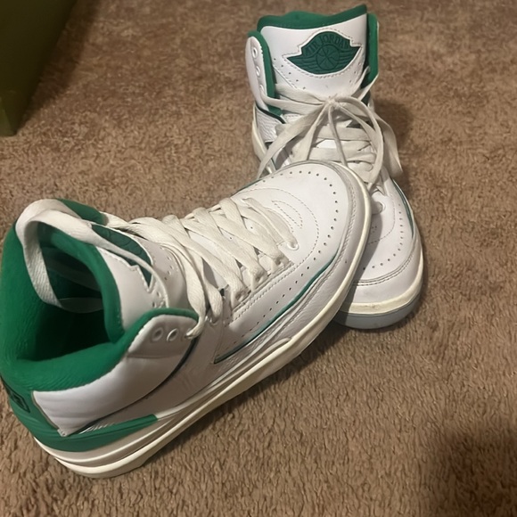 Kids Jordan 2 - Picture 2 of 5